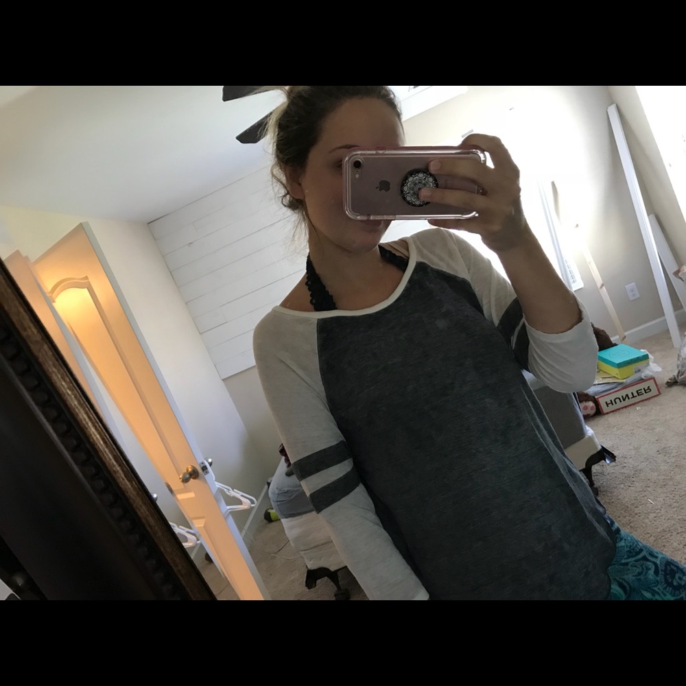 Hollister top!